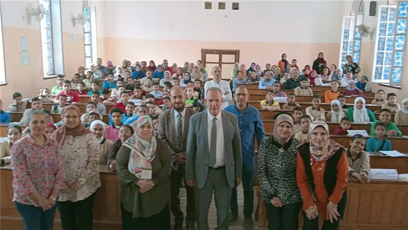 مدير تعليم أسيوط يشهد انتخابات اتحاد طلاب المرحلة الابتدائية