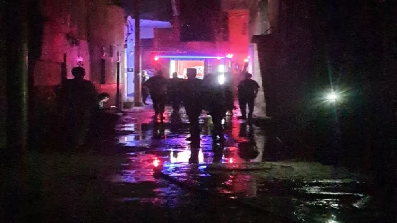النار أكلت الأخضر واليابس.. حريق يلتهم منزل من الطوب اللبن في المنشية بالأقصر