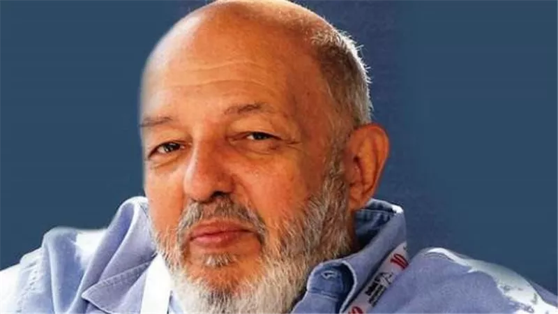 ناقد فني: اهتمام محمد خان بالبشر منحه مكانة خاصة بين كبار المخرجين