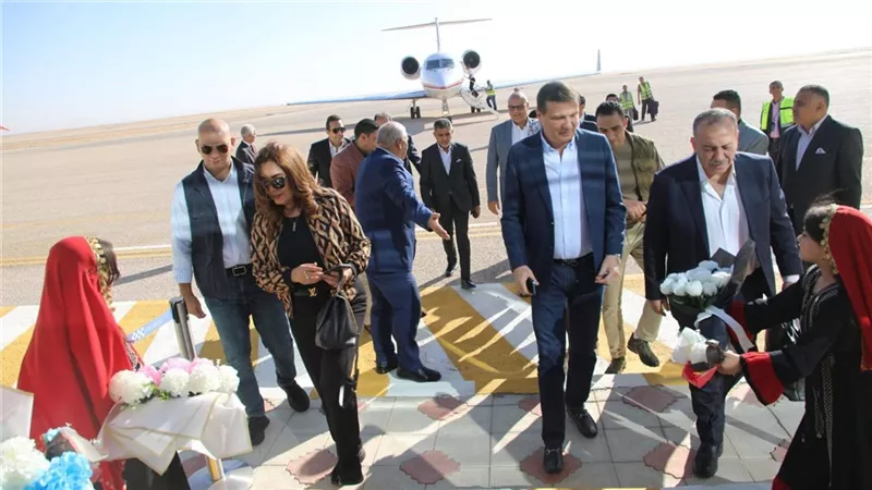 محافظ أسيوط يشارك في معرض الوادي الجديد الزراعي 