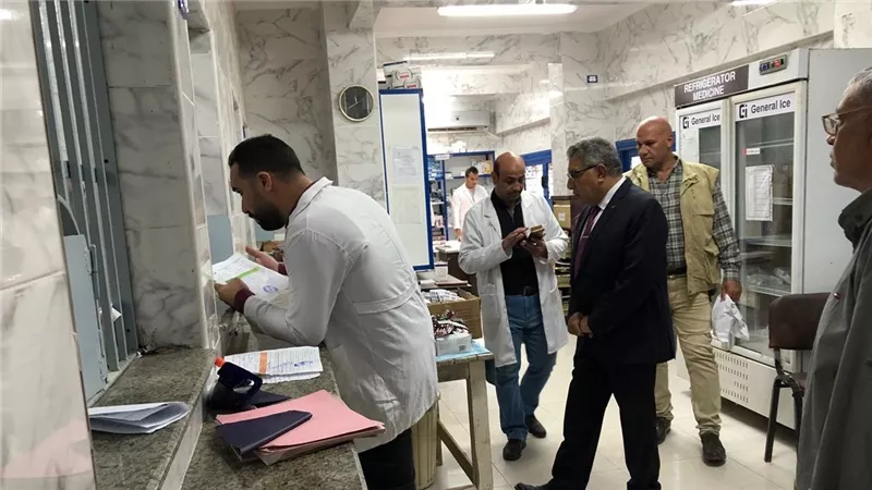 محافظ الدقهلية يفاجئ عيادة ابن لقمان للتأمين الصحي بالمنصورة بزيارة اليوم