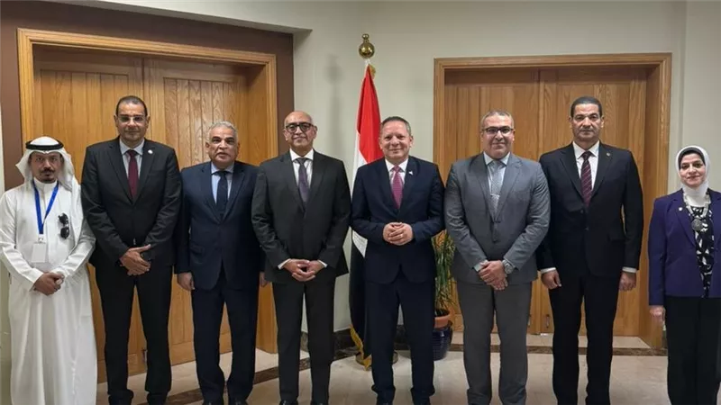 قنصل مصر بجدة ورئيس جامعة دمياط يناقشان تعزيز التعاون الأكاديمي بين البلدين