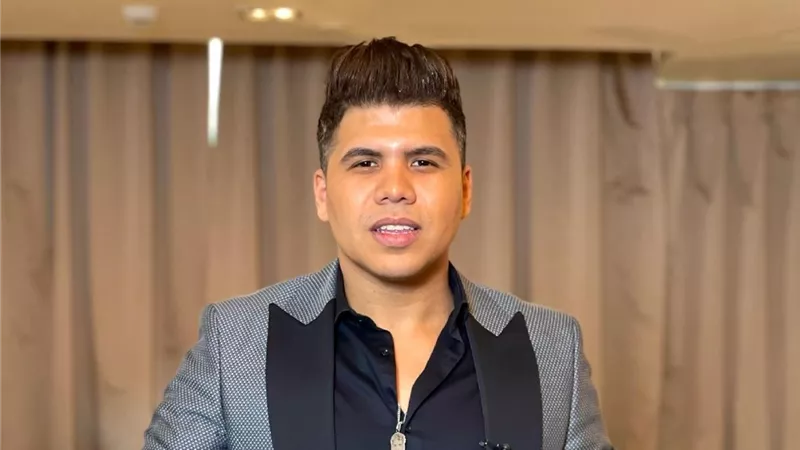 الفنان عمر كمال يوضح حقيقة تسريب أغاني محمد فؤاد|فيديو 