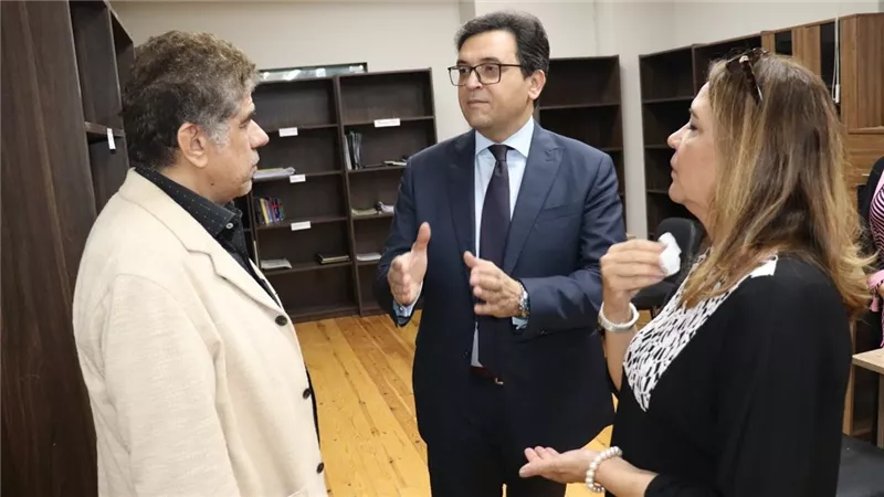 وزير الثقافة يتفقد أكاديمية الفنون ويتابع سير العملية التعليمية