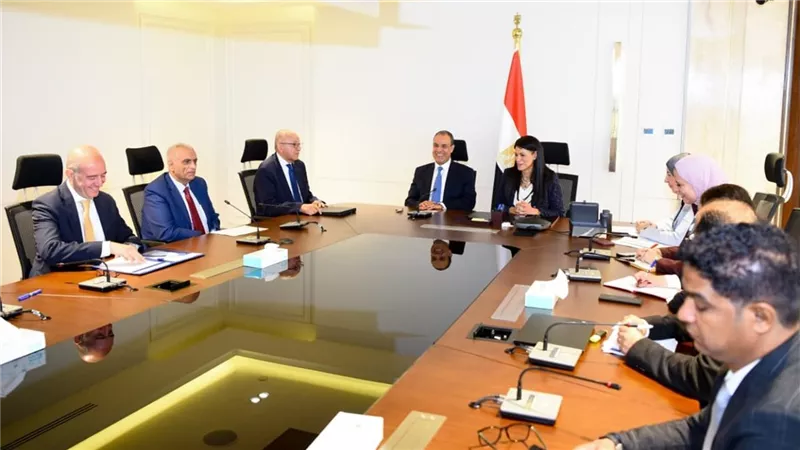 وزيرا الخارجية والتخطيط يناقشان الملفات المشتركة بين الوزارتين
