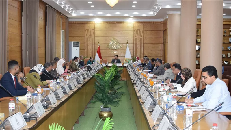 مجلس جامعة بنها يعتمد برنامج بكالوريوس الحلي والمجوهرات 