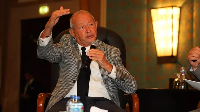 نجيب ساويرس: محدودية الأراضي والمياه أهم تحديات الاستثمار الزراعي