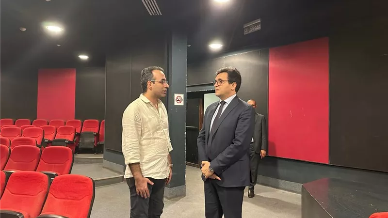 وزير الثقافة يتفقد المركز الثقافي بالجيزة ويتابع تدريب مديري المواقع بالأقاليم