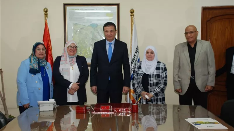 وزير الزراعة يلتقي عددًا من باحثي 