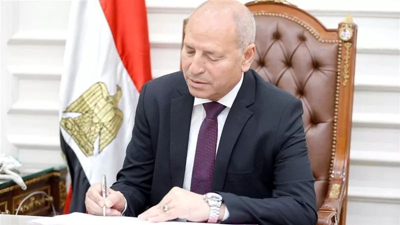 محافظ القاهرة يوجه بتخصيص جزء من الإذاعة المدرسية لتعريف الطلاب بالمتحف المصري