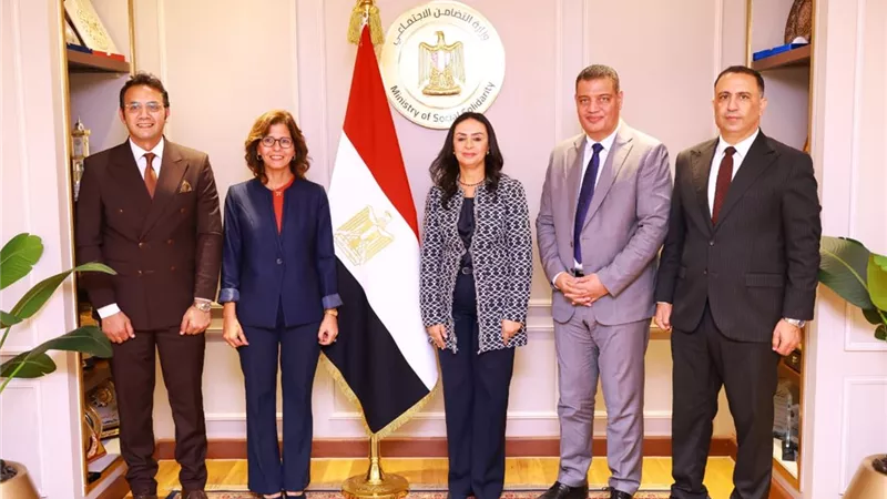 وزيرة التضامن الاجتماعي تلتقي المدير التنفيذي للأكاديمية الوطنية للتدريب