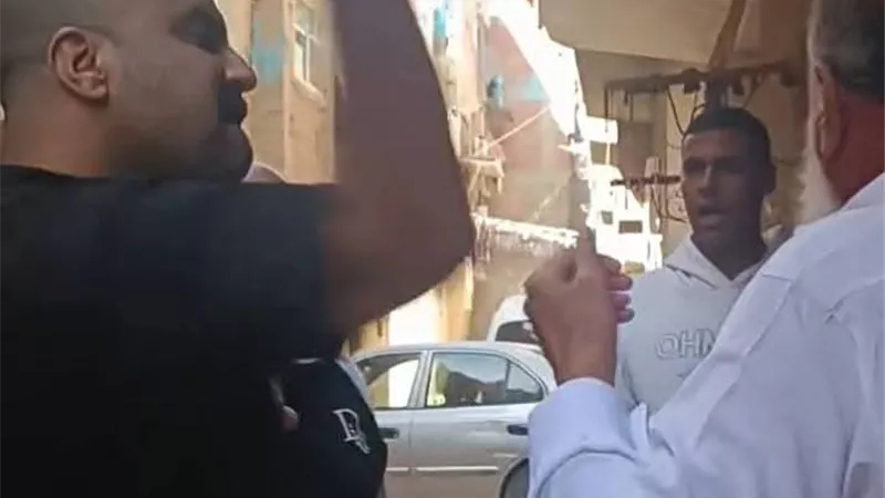 تجديد حبس المتهمين في واقعة صفع مسن السويس 15 يومًا على ذمة التحقيق