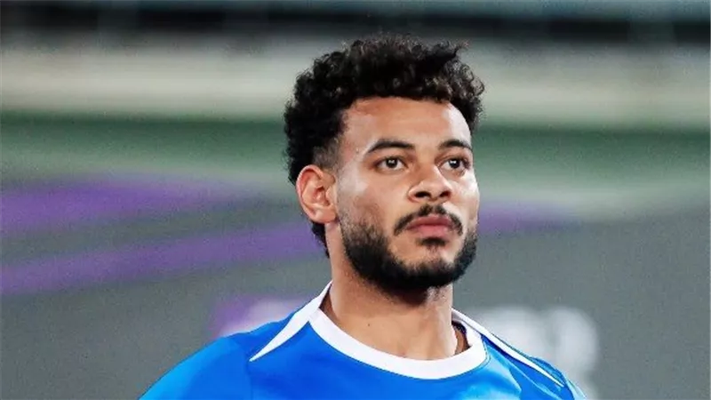اتحاد الكرة يخطر الزمالك بإيقاف دونجا 4 مباريات وغيابه عن السوبر 