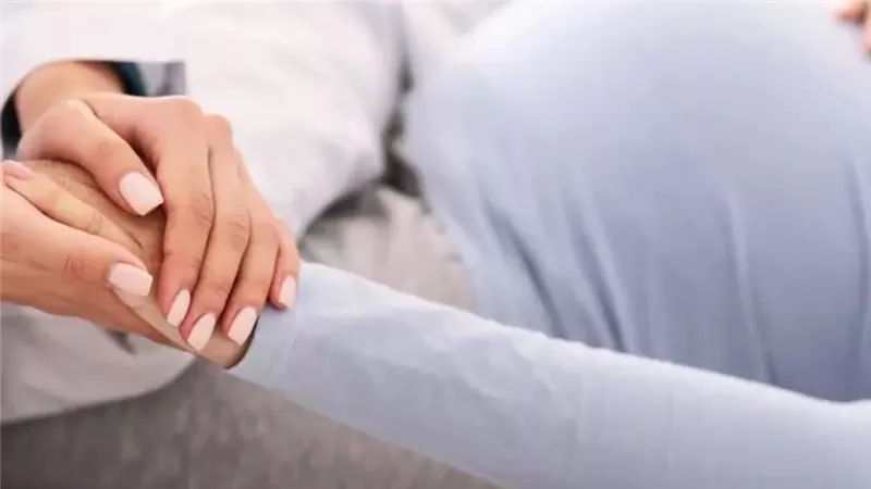 قبل الولادة.. كل ما يجب أن تعرفيه عن الطلق الصناعي ومراحله 	