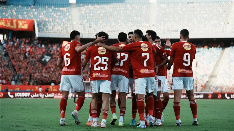 اتحاد الكرة يعلن طاقم تحكيم مباراة الأهلي أمام بتروجيت 