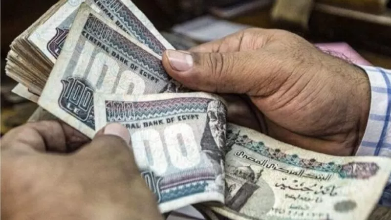 مرتبك مضمون.. قانون العمل الجديد يمنع تأخير الأجر 