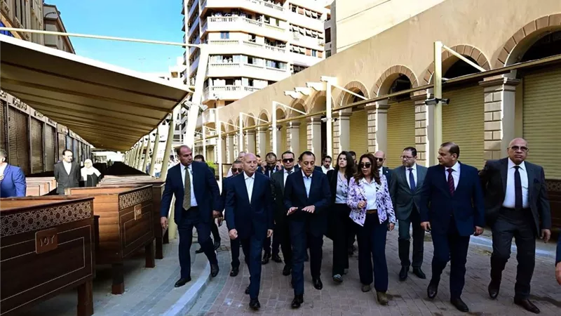 محافظ القاهرة: بدء تسكين الباعة الذين تم حصرهم بسوق العتبة المطور