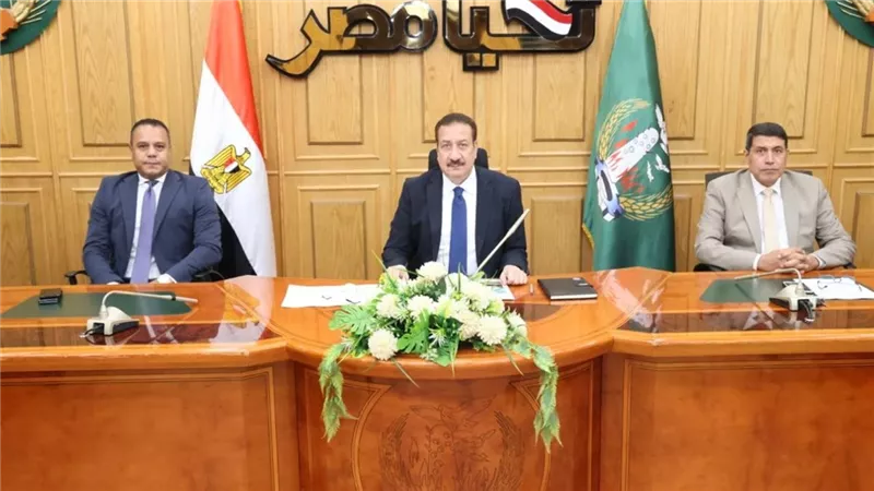 محافظ المنوفية يلتقي وفد شركة إستادات لمناقشة البدء في تطوير البرج السياحي