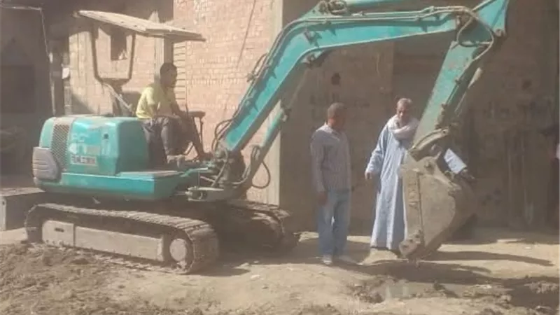 حل مشكلة تسرب مياه صرف صحي بقرية أبوصير الملق بالواسطى