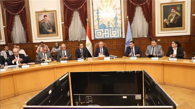محافظ القاهرة: إعادة تخطيط العاصمة لاستعادة رونقها وتطوير المواقف والأنفاق