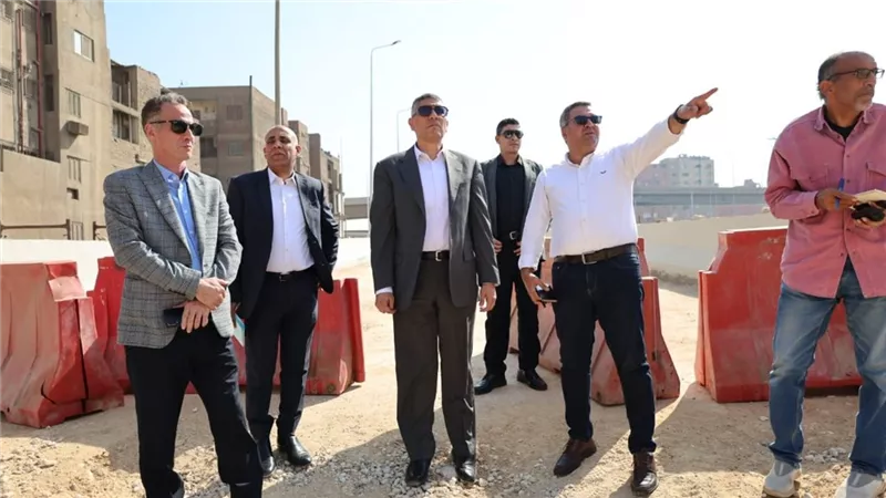 محافظ الجيزة يعاين الطرق والمحاور المؤدية للمتحف المصري الكبير ومحيط الفنادق