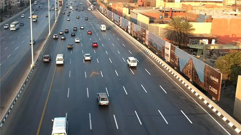 طرق القاهرة تتزين بأعلام الدول المشاركة فى حفل افتتاح المتحف الكبير l فيديو