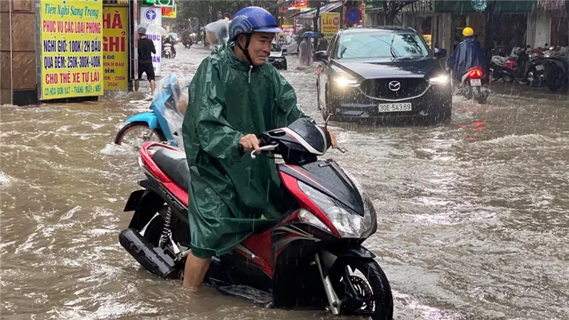 مليون متر من الأمطار.. فيضانات فيتنام تسجل رقمًا قياسيًا جديدًا