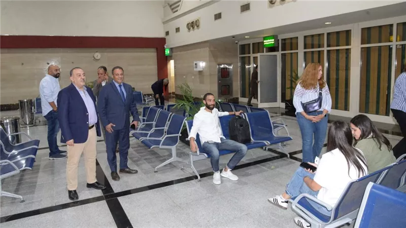 محافظ أسيوط يتابع الرحلة الجوية للقاهرة دعمًا للربط الجوي وتنمية صعيد مصر