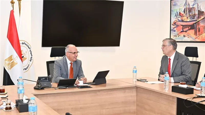 وزير الري يبحث مع سفير هولندا بالقاهرة سُبل تعزيز التعاون فى الموارد المائية