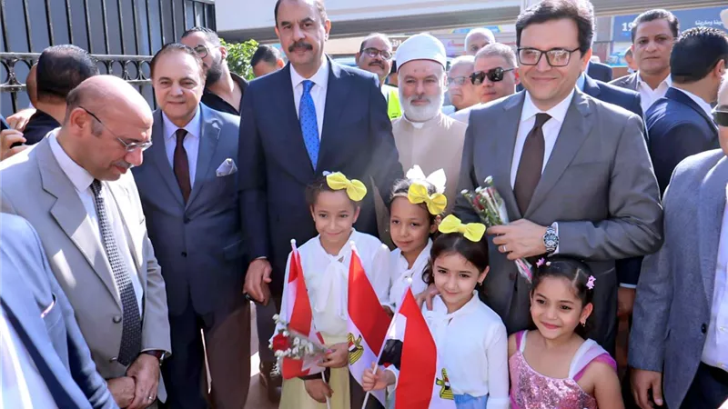 وزير الثقافة ومحافظ سوهاج يفتتحان قصر ثقافة الطفل بعد تطويره