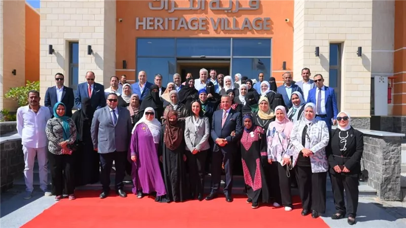 وزيرة التضامن الاجتماعي ومحافظ جنوب سيناء يتفقدان القرية التراثية بمدينة شرم ا