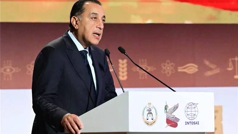  رئيس الوزراء يفتتح مشروعات الصناعية ويشهد توقيع عقد شراكة مصرية قطرية