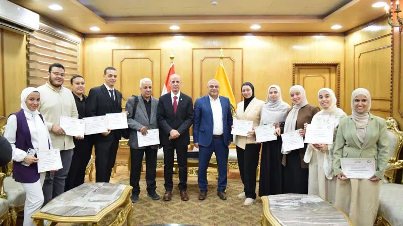 فوز علوم الأرض ببنى سويف بثلاث دروع بالمؤتمر الدولي للمياه والطاقة 