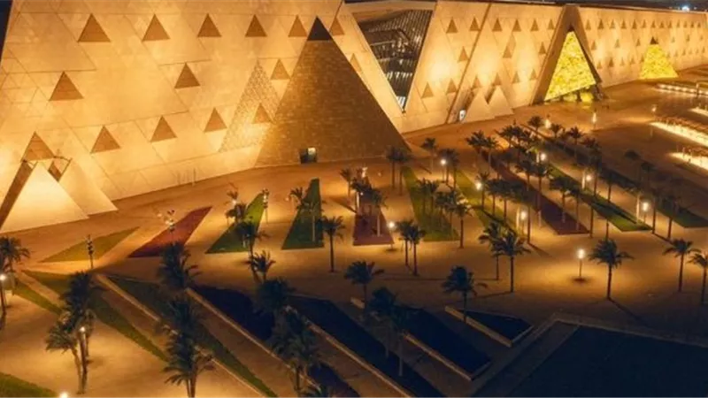 بحضور 25 رئيسا.. المتحف المصري الكبير يتزين للحدث الأكبر 