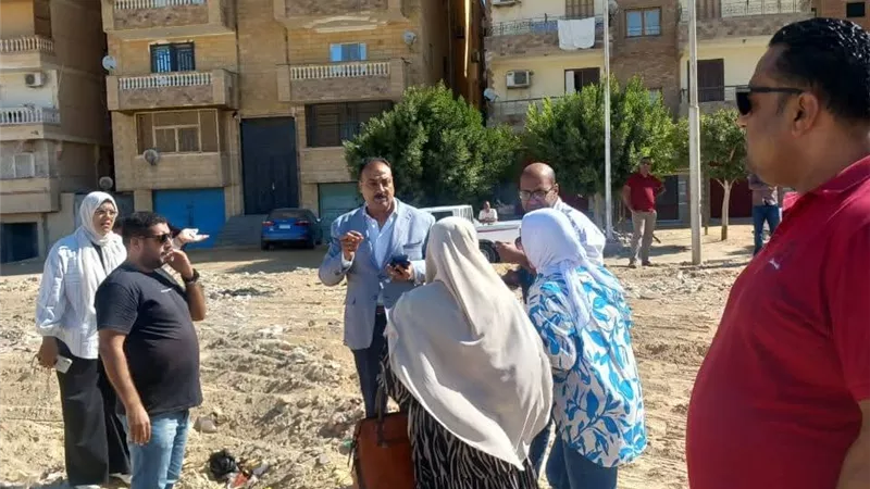 البيئة الرائحة الكريهة بالسويس.. أجولة تحتوي على أسماك نافقة تم التخلص منها 