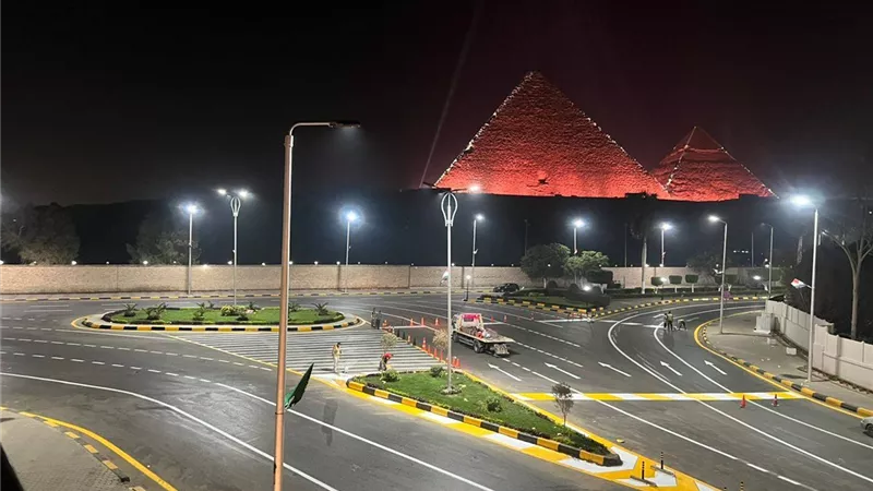 الجيزة تواصل العمل ليلًا ونهارًا استعدادًا لافتتاح المتحف المصري الكبير| صور