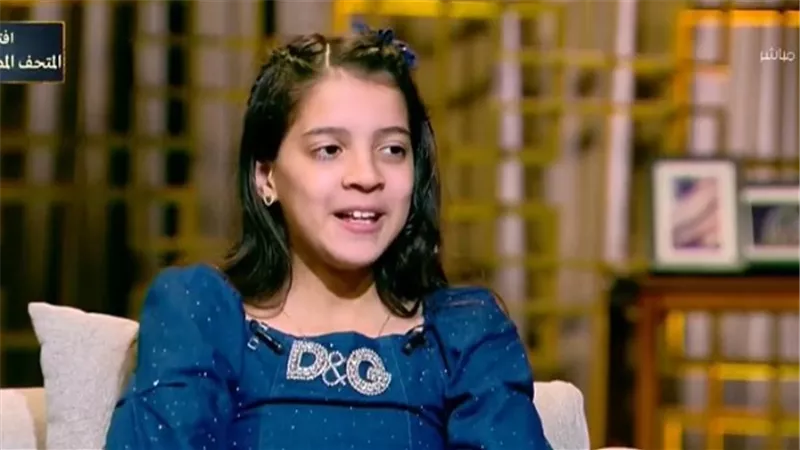 الطفلة ريتاج: قابلت الرئيس السيسي وكان يومًا سعيدًا جدًا.. وقلت له «بحبك»