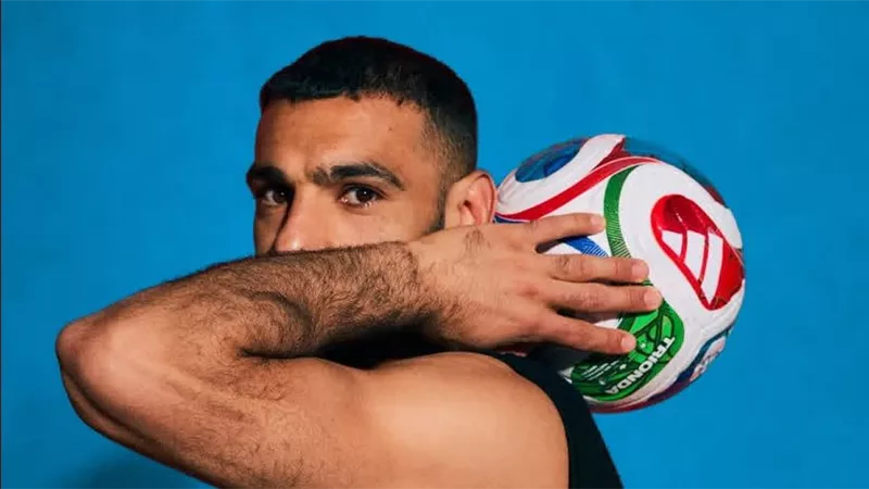 محمد صلاح يروج لكورة جديدة في حملة 