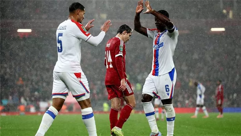 العقدة مستمرة.. ليفربول يودع في غياب الملك محمد صلاح كأس كاراباو