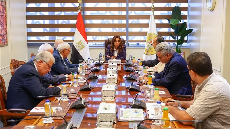 منال عوض:تنفيذ بعض المشروعات السياحية والتنموية المرتبطة بمسار العائلة المقدسة