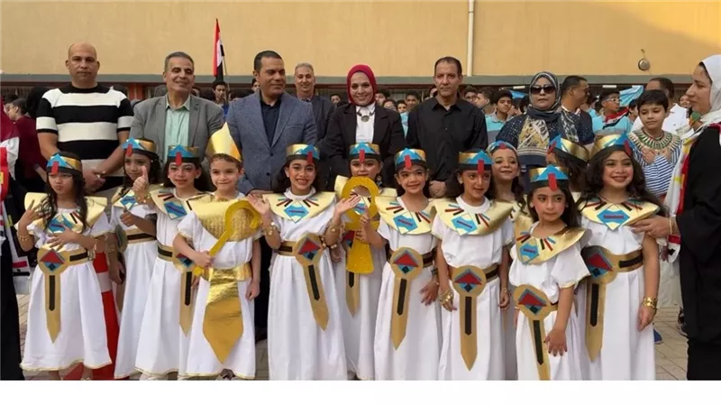 طابور فرعوني.. احتفالات مدارس الإسماعيلية تتزامن مع افتتاح المتحف الكبير