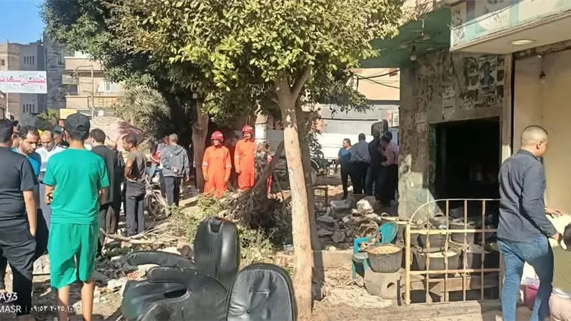 دون وفيات أو إصابات.. انهيار جزئي لعقار آيل للسقوط بالزقازيق