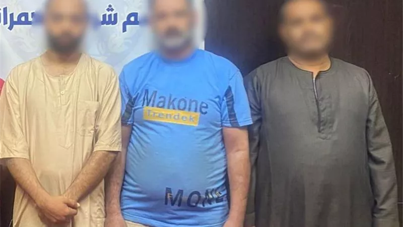 القبض على صاحب مطعم ونجله وشقيقه تعدوا على سيدة بسبب خلافات المصاهرة 