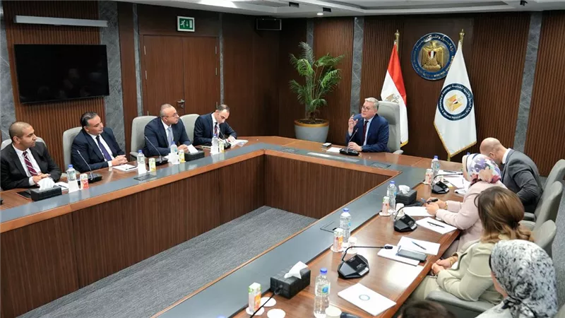 وزير البترول والثروة المعدنية يلتقي مجموعة من كوادر الإدارة المتوسطة والشابة