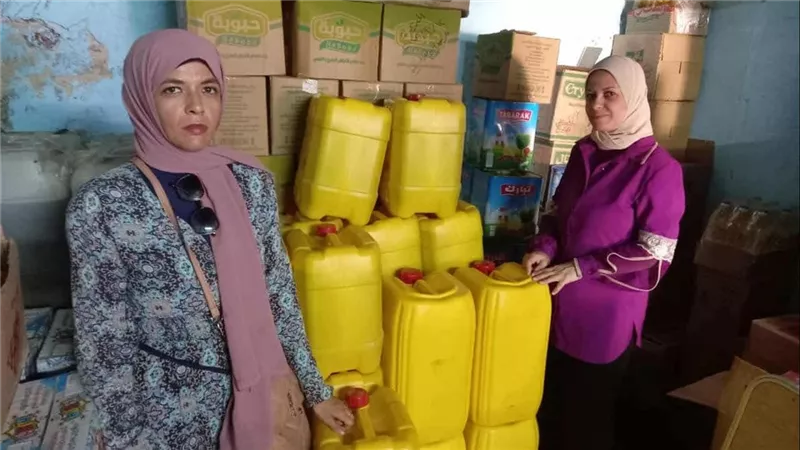 ضبط نصف طن زيت طعام مجهول المصدر في مخزن غير معلن ببورسعيد 