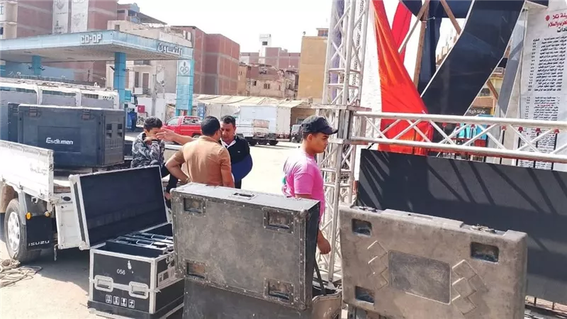البدء في تزيين ميدان النصب التذكاري بالمنوفية للاحتفال بافتتاح المتحف المصري 
