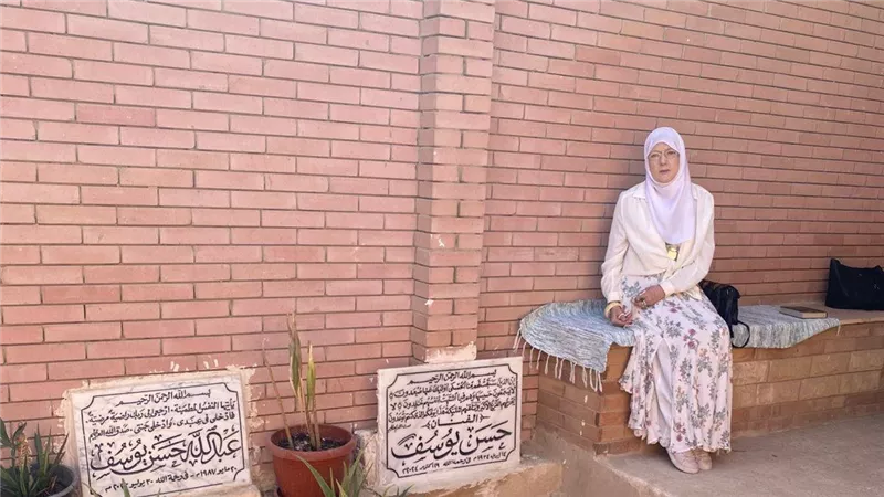 شمس البارودي تزور مقابر زوجها حسن يوسف.. وتعلن تدهور حالتها الصحية
