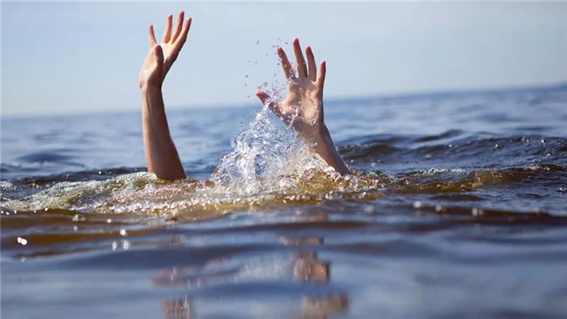 انتحار شاب قفزًا في النيل من أعلى كوبري أخميم بسوهاج