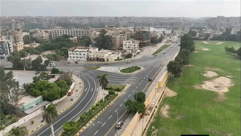 استعدادات مكثفة في الجيزة لتأمين وتحسين محاور المتحف المصري الكبير