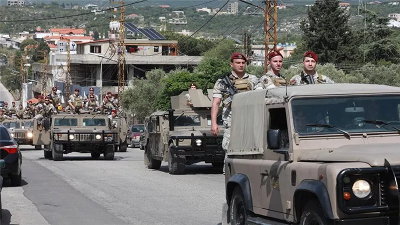 الاحتلال يطلق النار خلال انتشار الجيش اللبناني في زوطر الغربية جنوب لبنان 